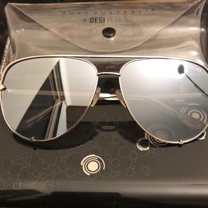 Quay high key silver